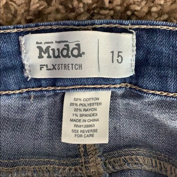 Junior’s Plus Size Ripped Jeans! - Picture 3 of 3